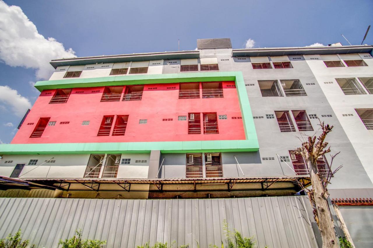 ホテル Oyo 428 ファ マンション チャチューンサオ エクステリア 写真